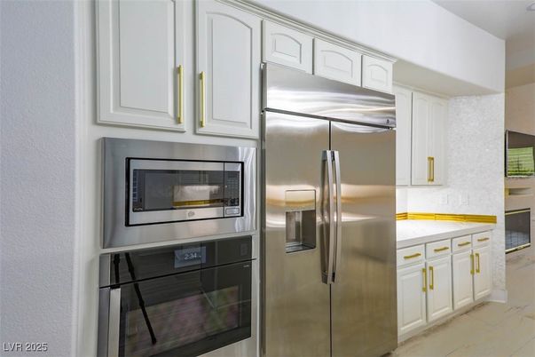 Interior, Kitchen, Stainless Steel Appliances