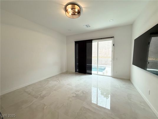 Empty room, Interior, Recessed Lighting