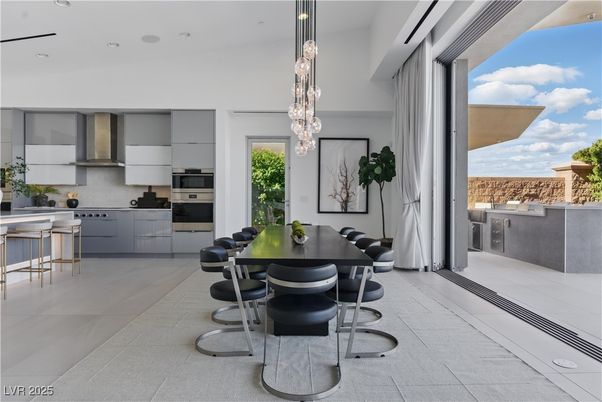 Dining room, Interior, Kitchen, Pendant Lights, Recessed Lighting, Stainless Steel Appliances