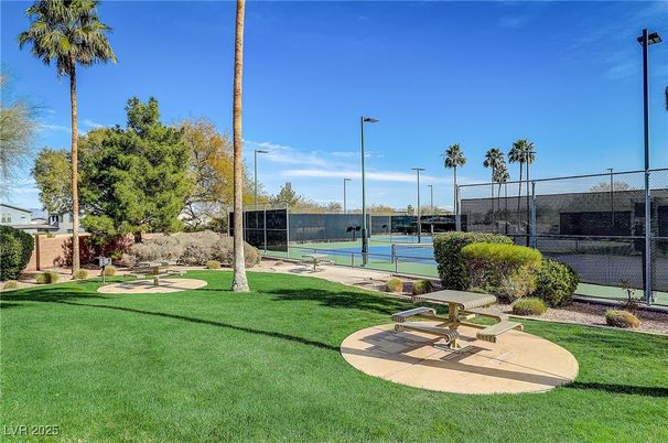Exterior, Tennis Courts