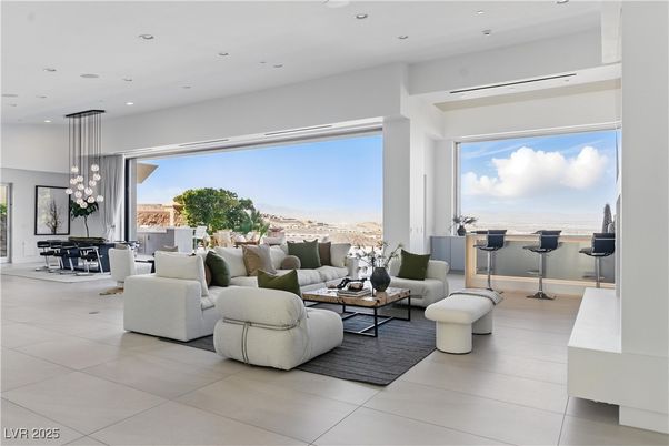 Dining room, Interior, Living room, Pendant Lights, Recessed Lighting