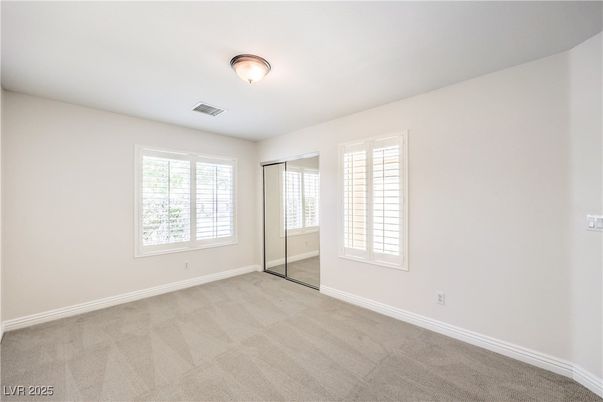 Empty room, Interior