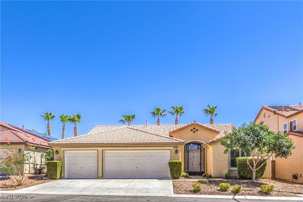 Attached, Exterior, Facade, Spanish Mediterranean
