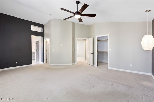 Empty room, Interior, Pendant Lights