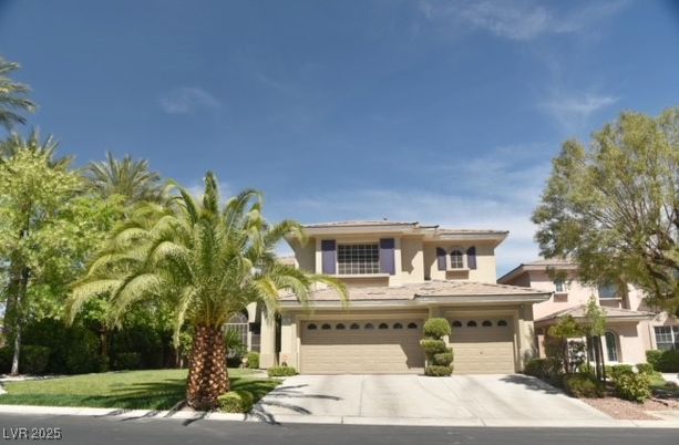 Attached, Exterior, Facade, Mediterranean