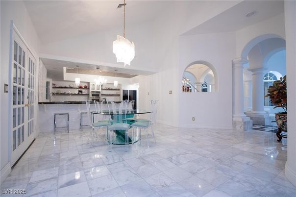 Chandelier, Dining room, Interior, Marble, Pendant Lights