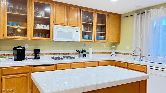 Interior, Kitchen, Recessed Lighting, Tile Countertops