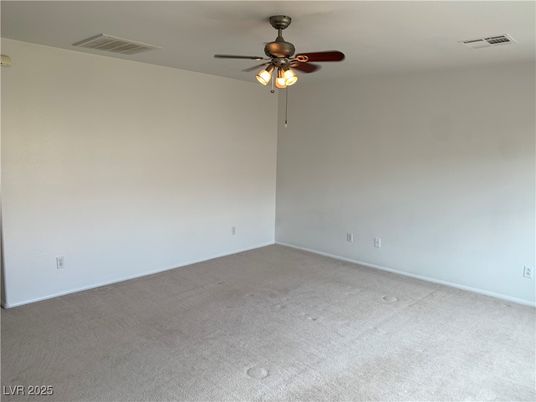 Empty room, Interior