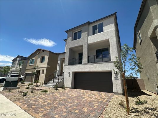 Attached, Exterior, Facade, Modern