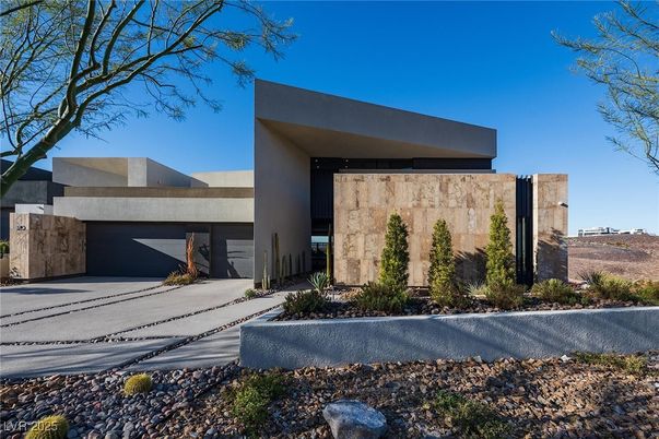 Attached, Exterior, Facade, Modern