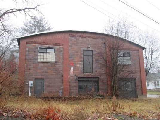 Exterior, Facade, Brick Facade, Georgian