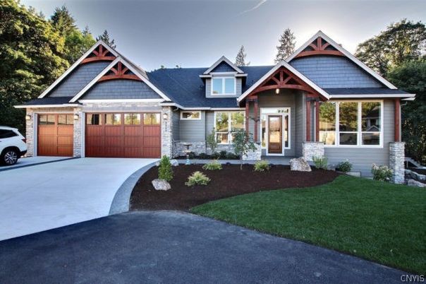 Attached, Exterior, Facade, Ranch