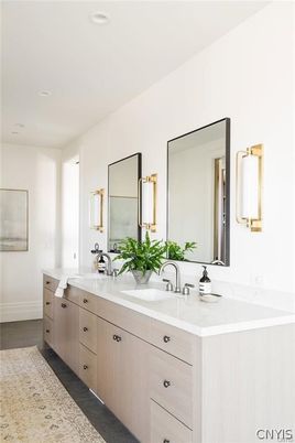 Bathroom, Dual Sink Vanities, Interior, Recessed Lighting