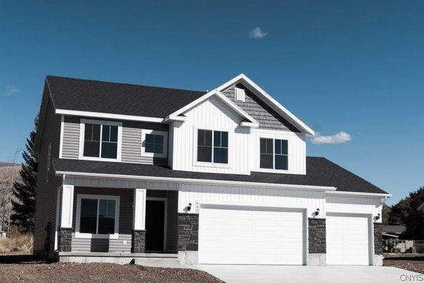 Attached, Exterior, Facade, Farmhouse