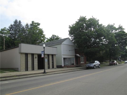 Exterior, Facade, Brick Facade, Modern