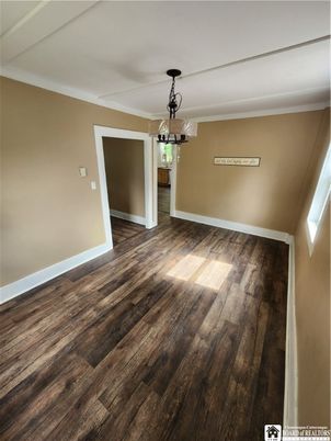 Empty room, Interior, Pendant Lights, Wood Texture Flooring