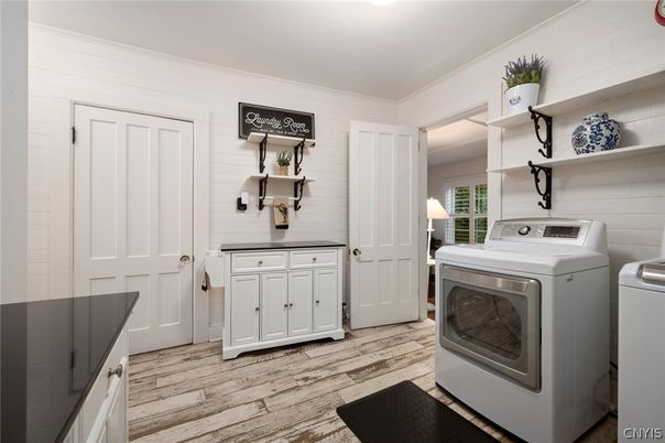 Interior, Washer, Wood Texture Flooring