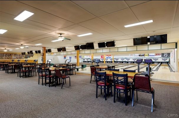 Dining room, Interior, Recessed Lighting