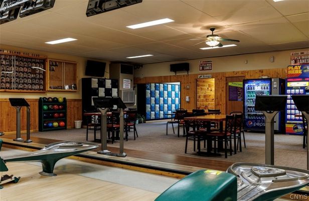 Dining room, Fitness Equipment, Interior, Recessed Lighting, Wooden Walls
