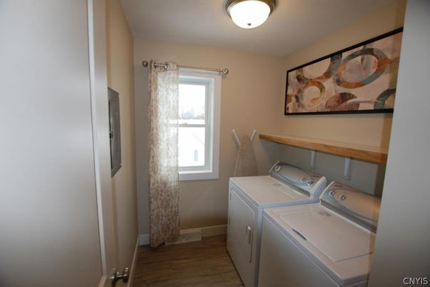 Interior, Washer, Wood Texture Flooring