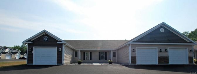 Attached, Exterior, Facade, Ranch