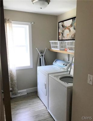 Interior, Washer, Wood Texture Flooring