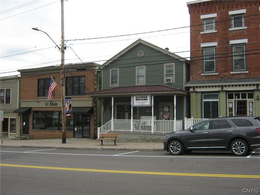 Exterior, Facade, Rowhouse