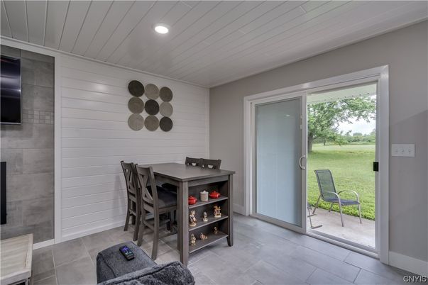 Dining room, Interior, Recessed Lighting