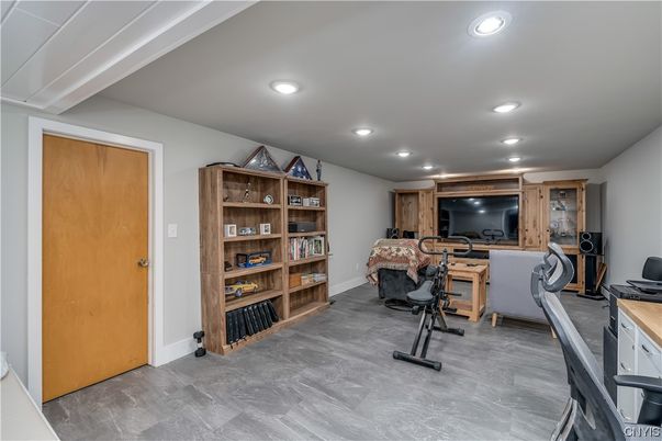 Fitness Equipment, Interior, Living room, Recessed Lighting, Wood Texture Flooring