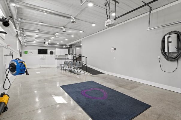 Garage, Interior