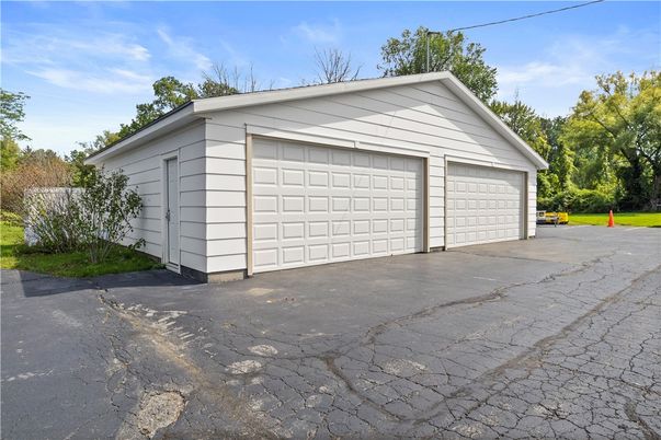 Detached Garage, Exterior