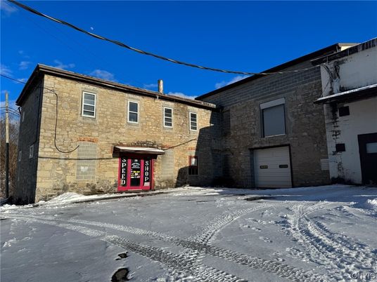 Attached, Exterior, Facade, Rowhouse