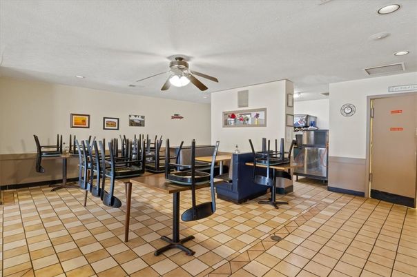Dining room, Interior, Recessed Lighting
