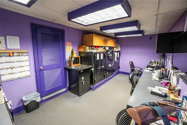 Home Office, Interior