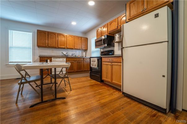 Dining room, Interior, Kitchen, Recessed Lighting, Wood Texture Flooring