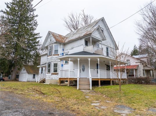 Backyard, Exterior, Facade, Queen Anne Victorian