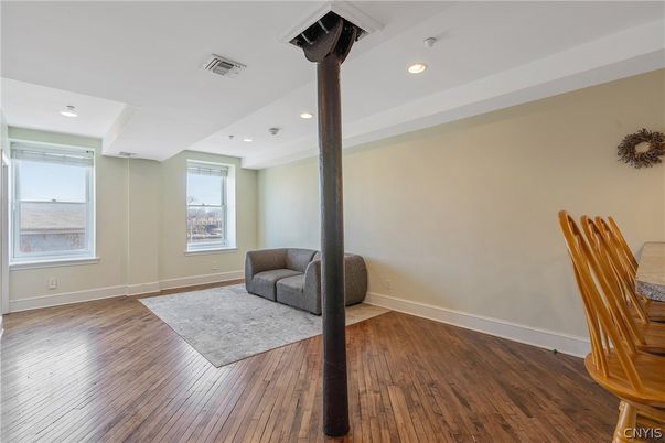 Interior, Recessed Lighting, Wood Texture Flooring