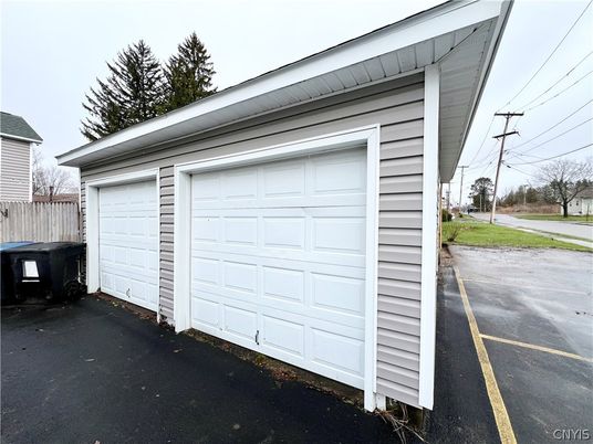 Detached Garage, Exterior