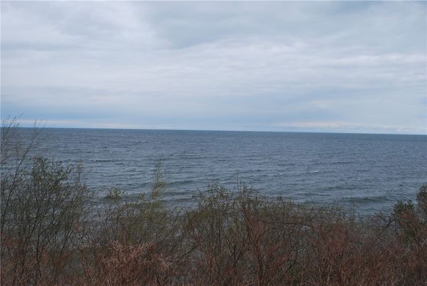 Exterior, Lake