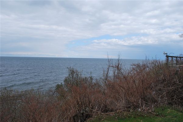 Exterior, Lake
