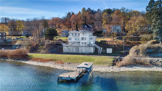Exterior, Lake