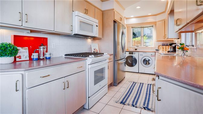 Interior, Kitchen, Recessed Lighting, Washer