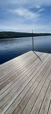 Exterior, Lake