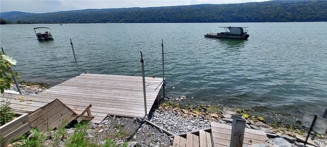 Exterior, Lake