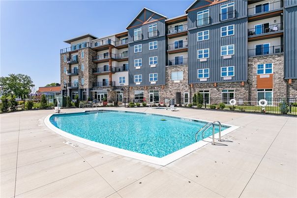 Exterior, Pool
