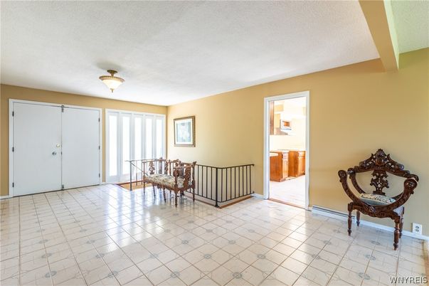 Dining room, Interior