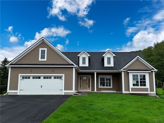 Attached, Exterior, Facade, Ranch