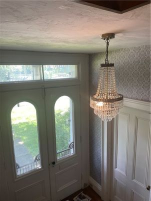 Chandelier, Interior