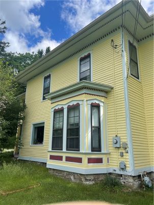 Exterior, Facade, Queen Anne Victorian