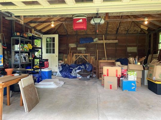 Garage, Interior, Wooden Beams